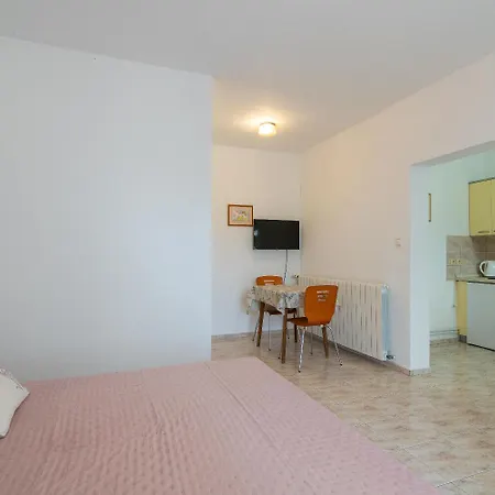 Ip - 200 M From Sea Apartment Mandre