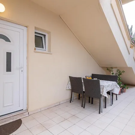Apartment Ip - 200 M From Sea