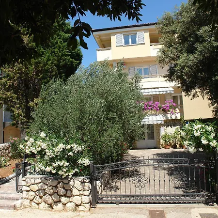 Ip - 200 M From Sea Apartment *